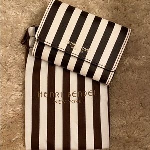 henri bendel small travel wallet
